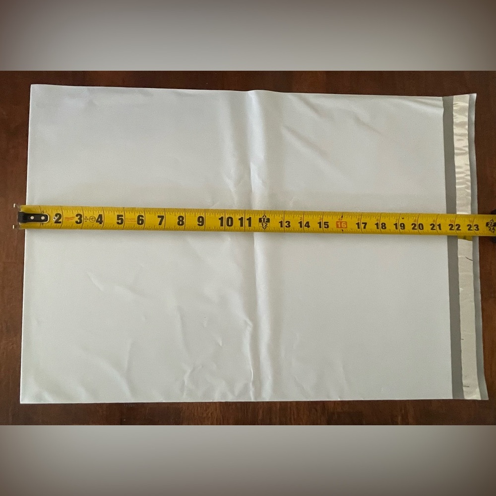 (10) 22x16 White Polymailers